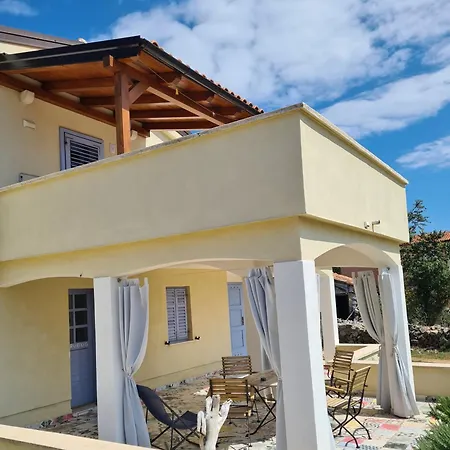 Rubus - Stivan, Cres - 900 M To Merascica