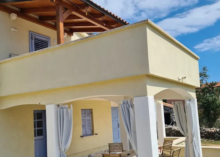 Rubus - Stivan, Cres - 900 M To Merascica