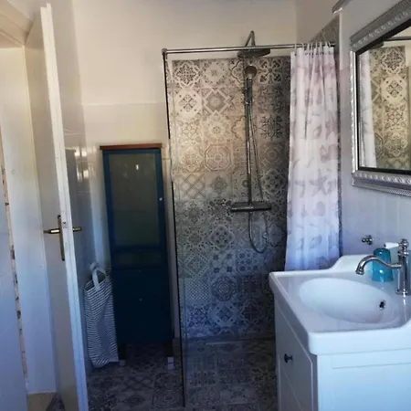 Rubus - Stivan, Cres - 900 M To Merascica *